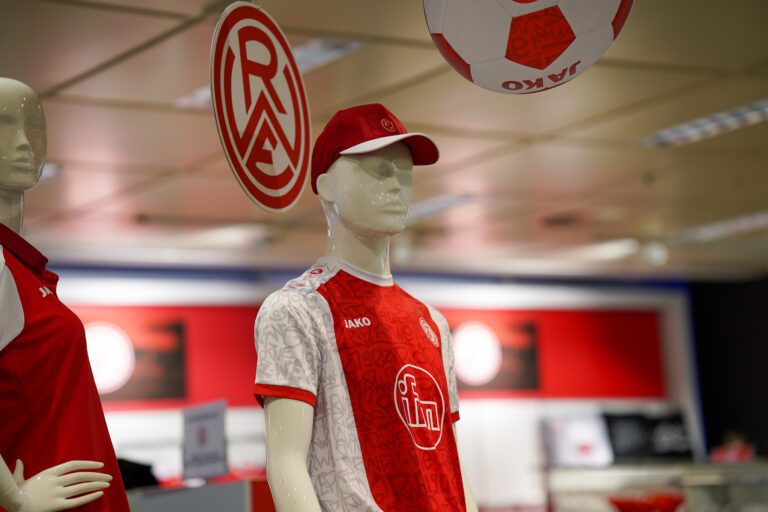 Ab Samstag: Rot-Weisser Shop im Rhein-Ruhr Zentrum – Rot-Weiss Essen