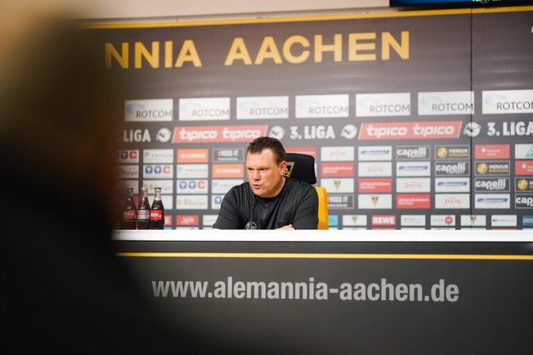 Pressekonferenz nach Aachen – Rot-Weiss Essen