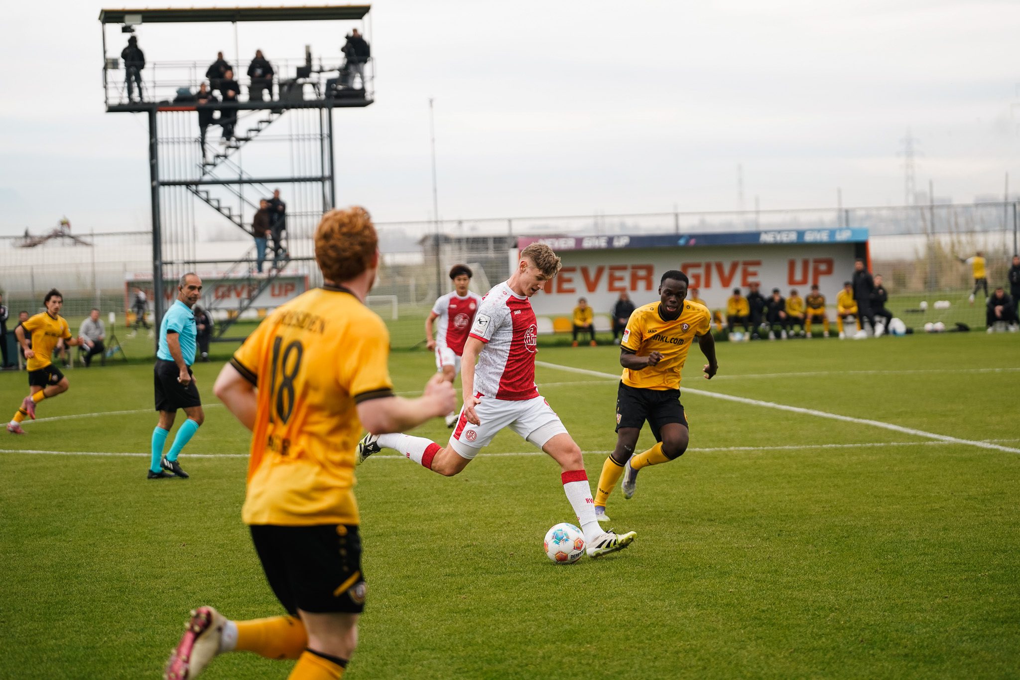 1:1 gegen Dresden mit Premierentor von Danny Schmidt – Rot-Weiss Essen