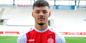 Jannik-Hofmann-01-300x150.jpg