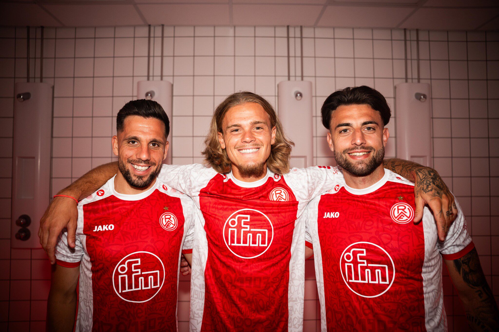 Zwischen Tradition und moderner Street-Art: Das neue RWE-Heimtrikot 2025/26 – Rot-Weiss Essen