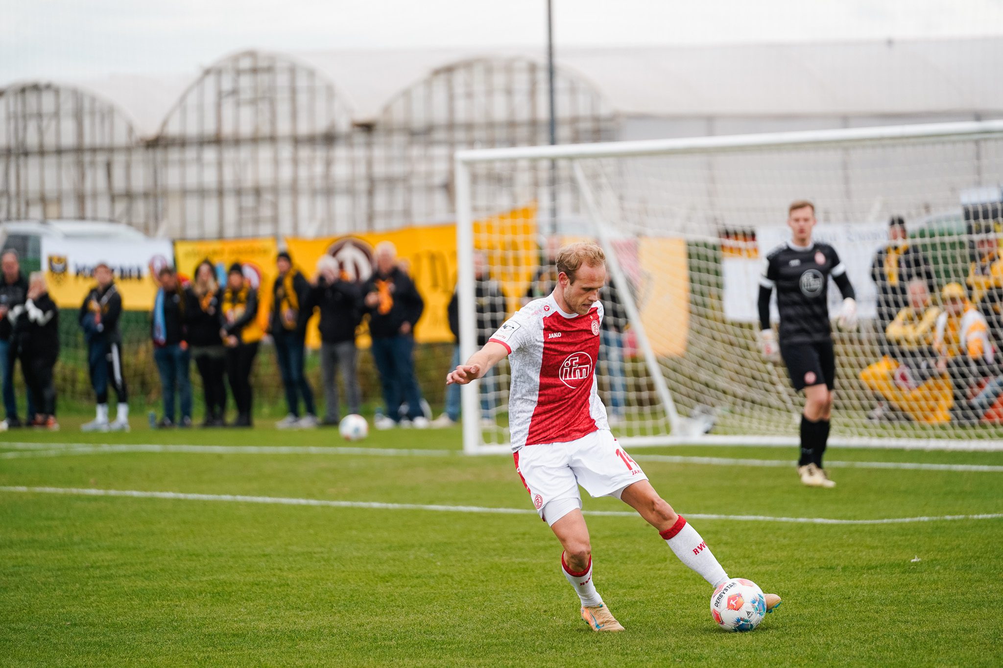 1:1 gegen Dresden mit Premierentor von Danny Schmidt – Rot-Weiss Essen