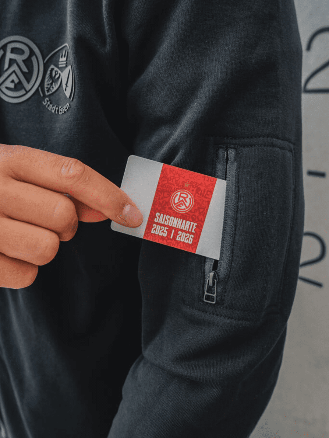 RWE x Stadt Essen: Jetzt Fanoutfit sichern! – Rot-Weiss Essen