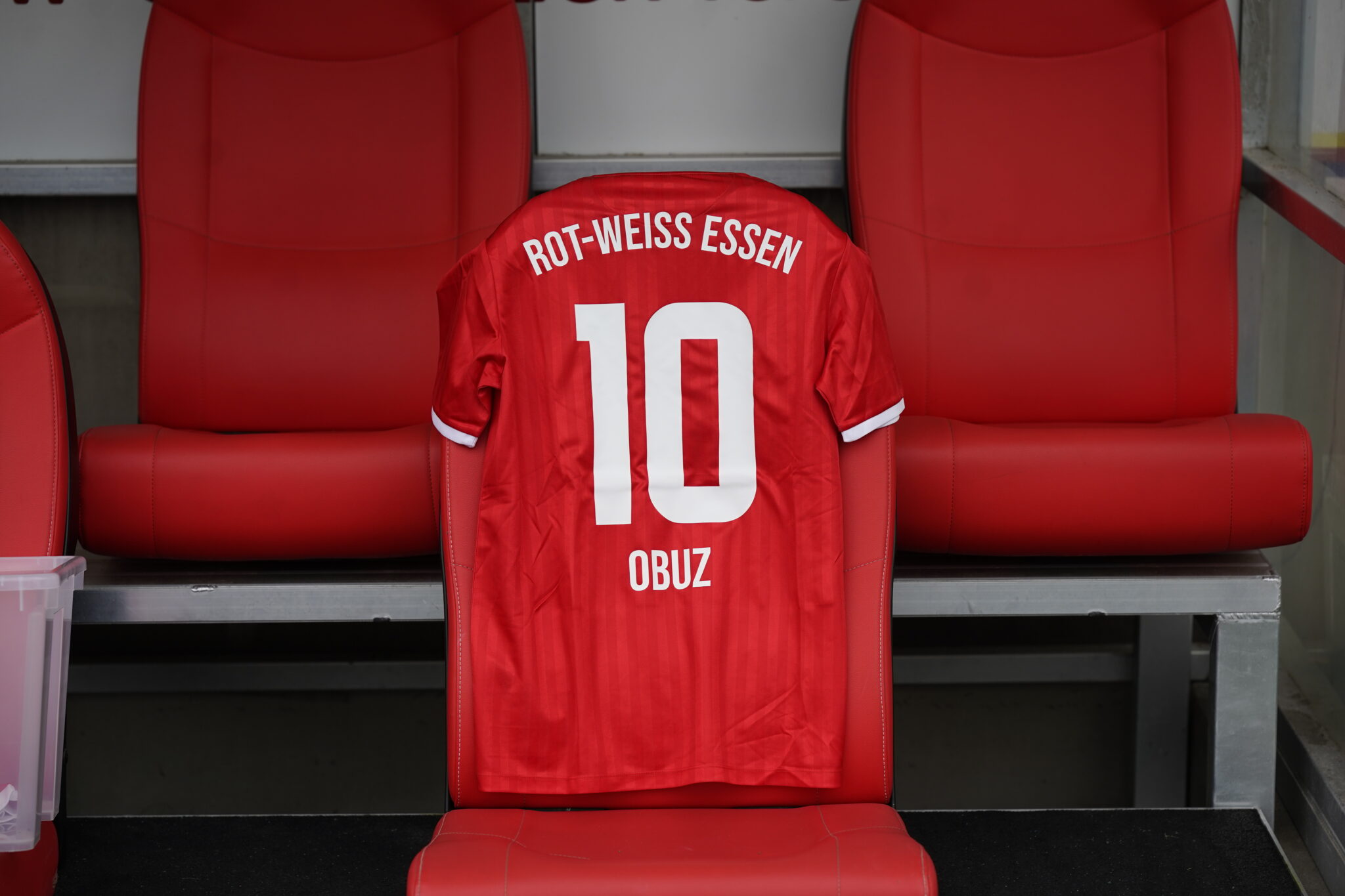 Für den guten Zweck: Edinburgh-Sondertrikots werden versteigert – Rot-Weiss Essen