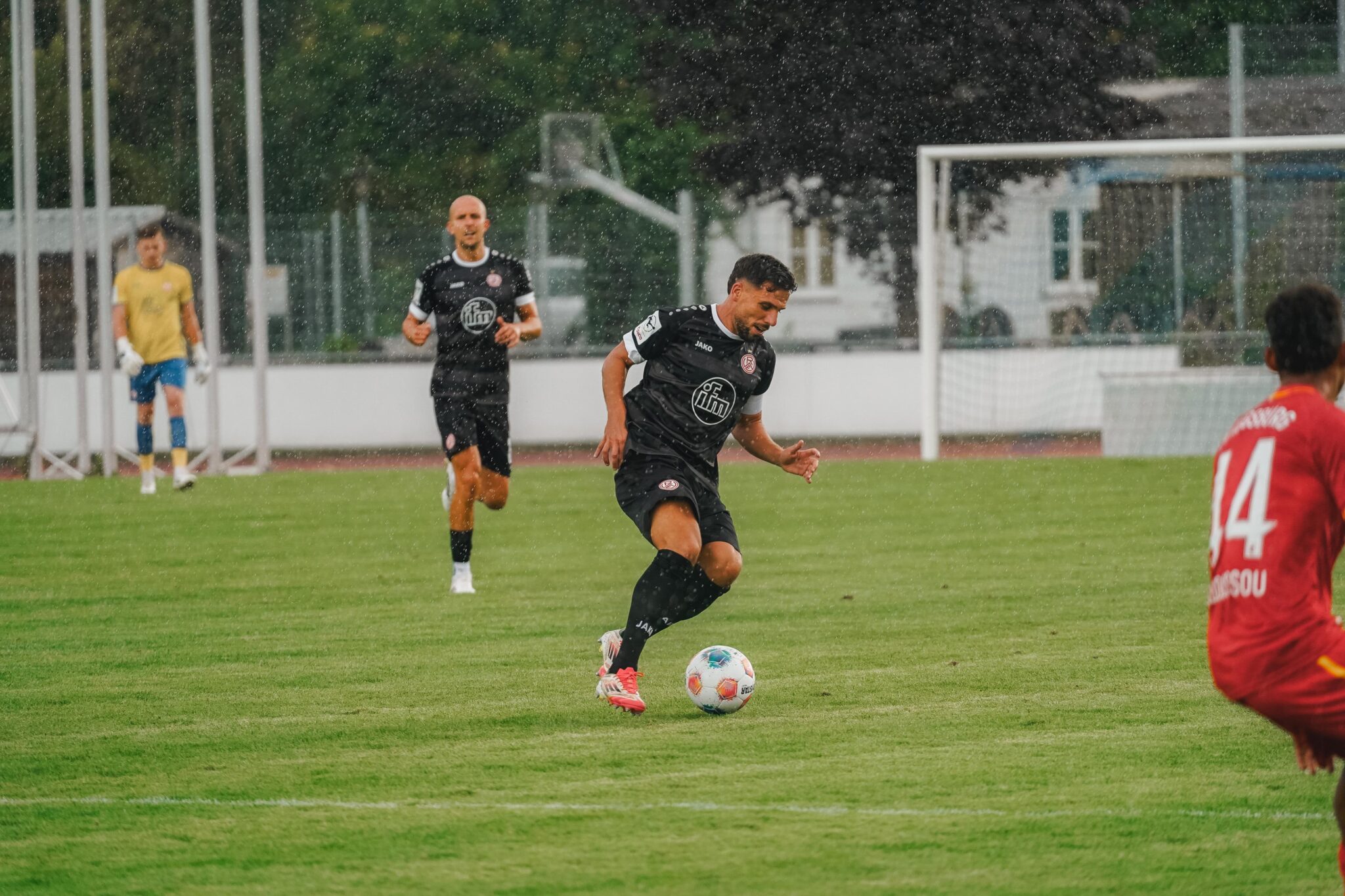 Intensiver RWE-Doppeltest: Sieg und Niederlage gegen Augsburg – Rot-Weiss Essen
