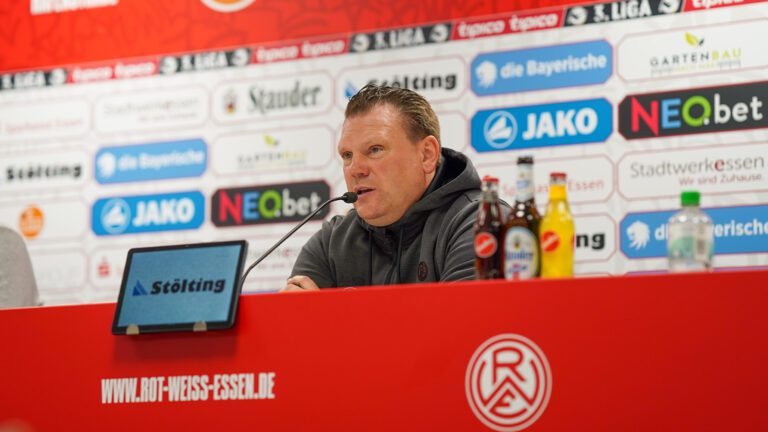 Pressekonferenz vor Duisburg – Rot-Weiss Essen