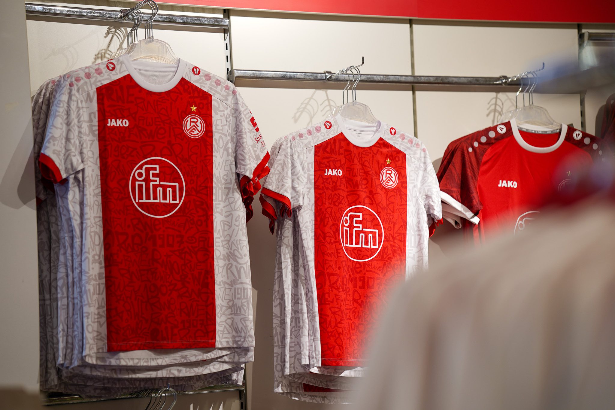 Ab Samstag: Rot-Weisser Shop im Rhein-Ruhr Zentrum – Rot-Weiss Essen