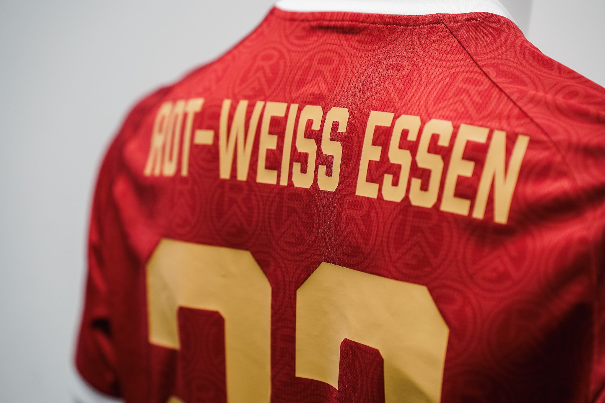 100 Jahre Vereinswappen: RWE spielt gegen Verl im Sondertrikot – Rot-Weiss Essen