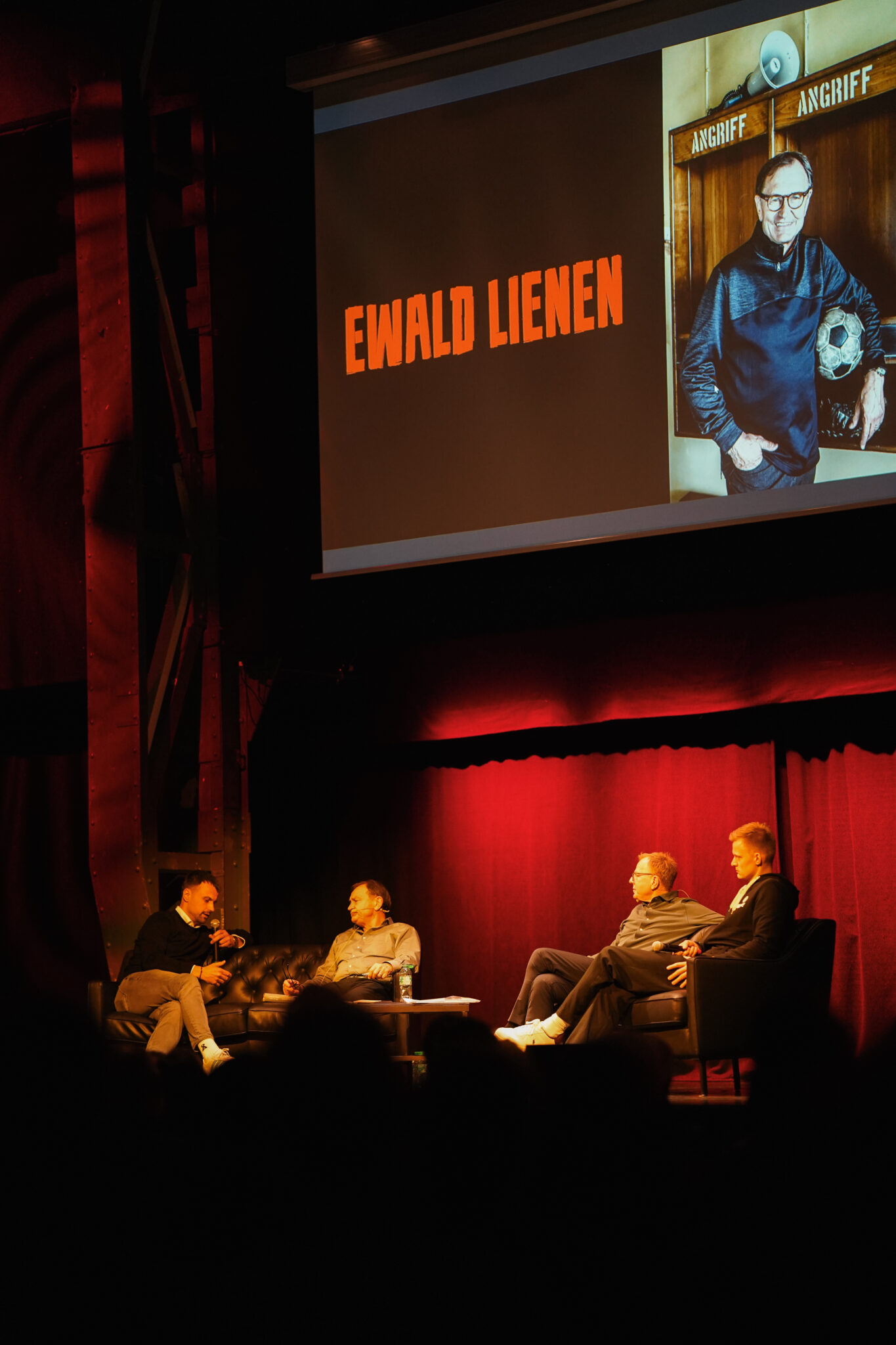 Alex Rang & Jakob Golz waren zu Gast bei Ewald Lienen – Rot-Weiss Essen