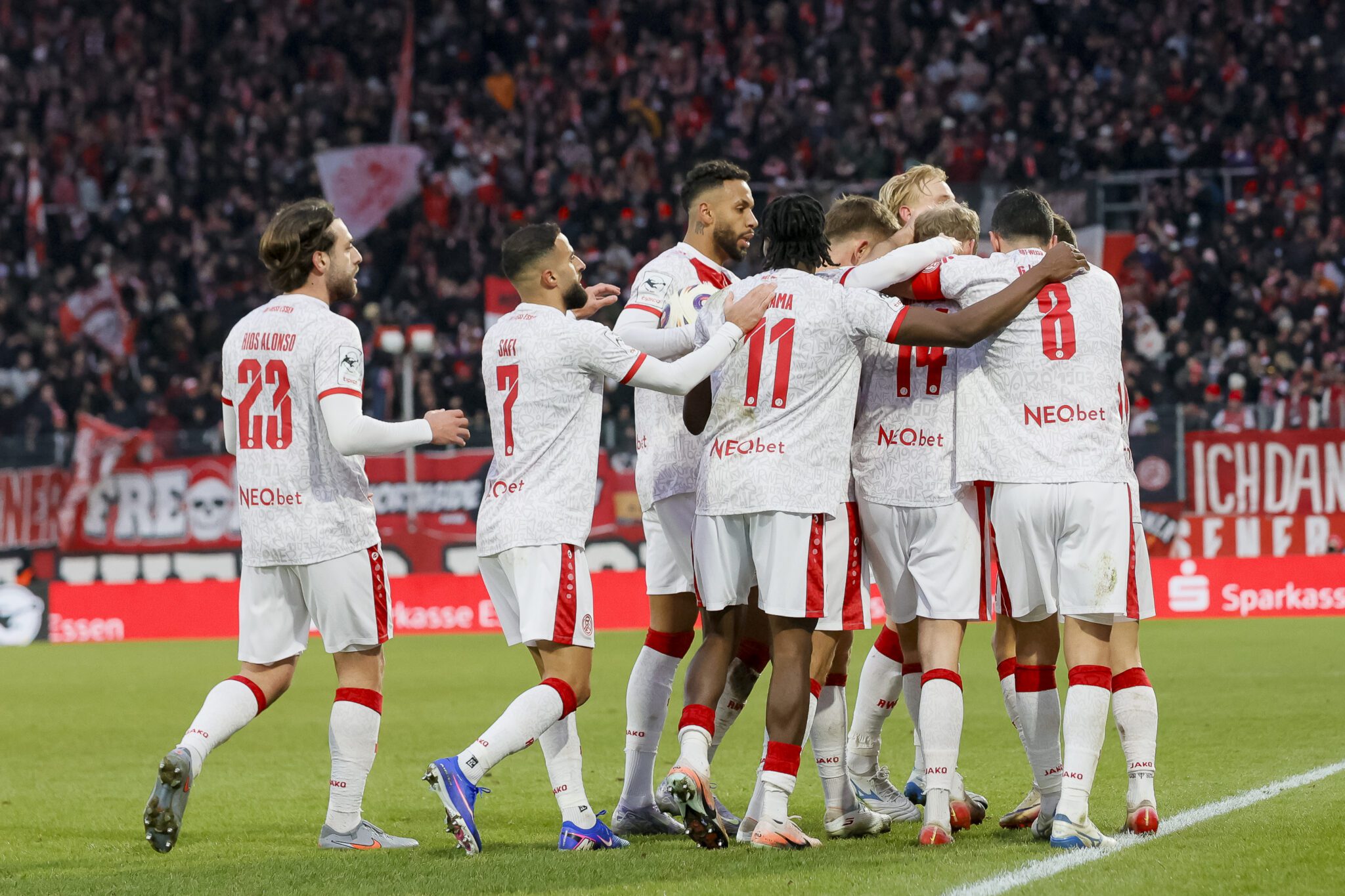 Rot-Weiss Essen begeistert mit Ewald Lienen