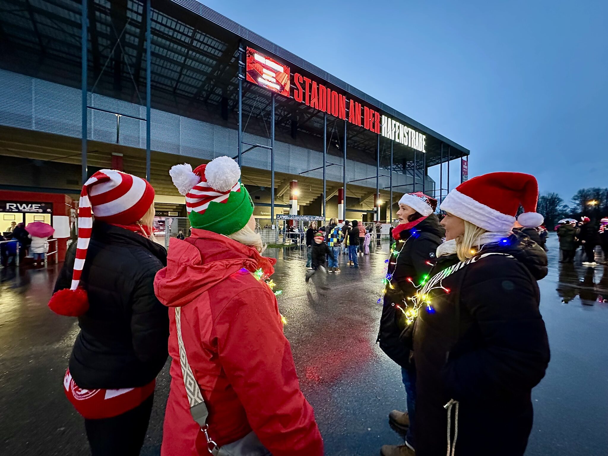 Weihnachtssingen im Stadion an der Hafenstraße – Rot-Weiss Essen
