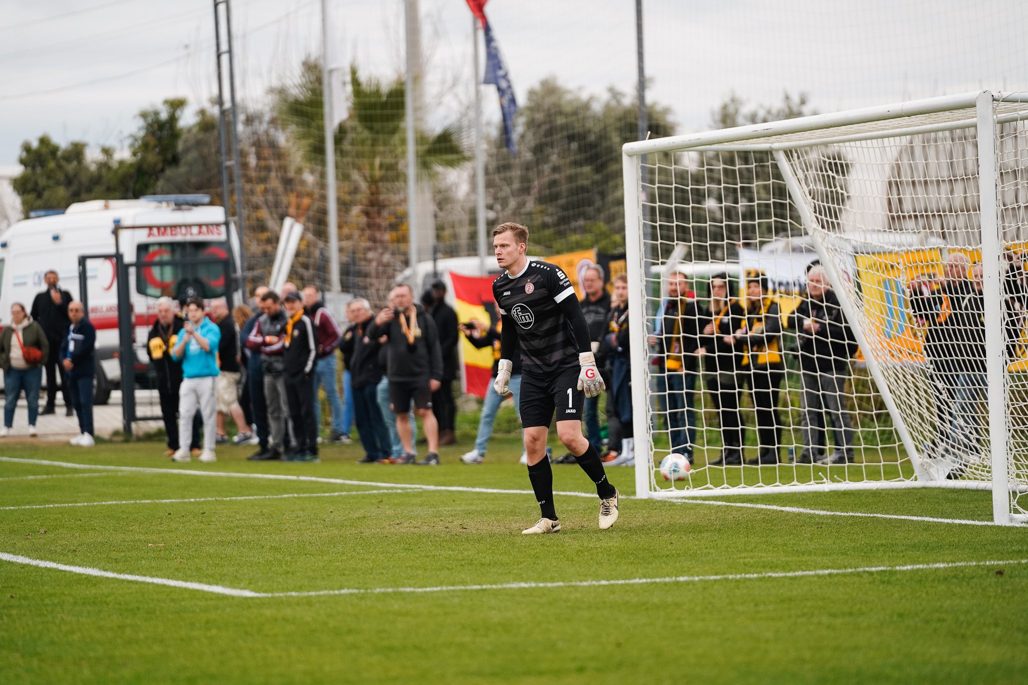 1:1 gegen Dresden mit Premierentor von Danny Schmidt – Rot-Weiss Essen