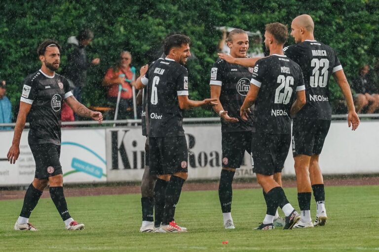 Intensiver RWE-Doppeltest: Sieg und Niederlage gegen Augsburg – Rot-Weiss Essen