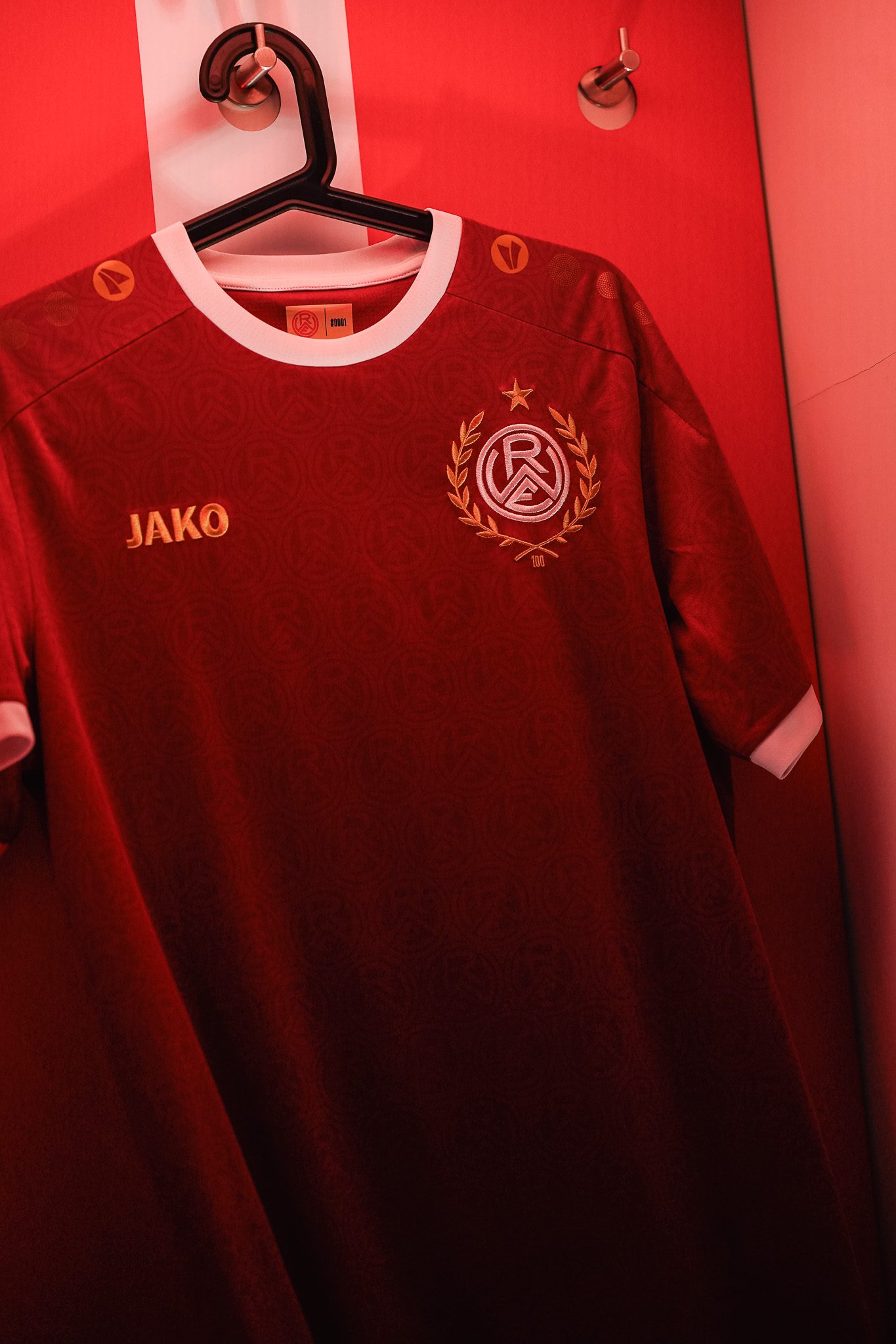 100 Jahre Vereinswappen: RWE spielt gegen Verl im Sondertrikot – Rot-Weiss Essen