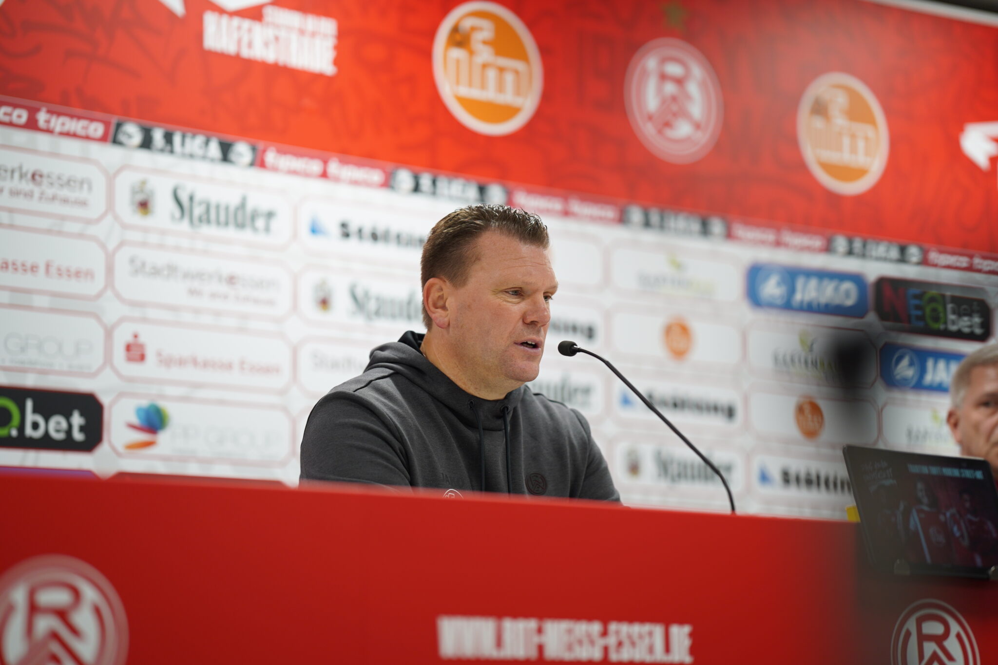 Pressekonferenz nach Schweinfurt – Rot-Weiss Essen