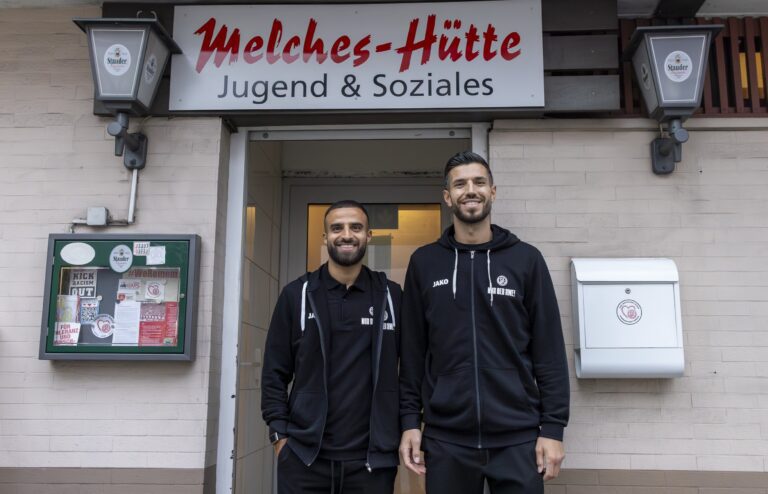 Hüttenabend mit Ramien Safi und Klaus Gjasula – Rot-Weiss Essen Hüttenabend mit Ramien Safi und Klaus Gjasula – Rot-Weiss Essen
