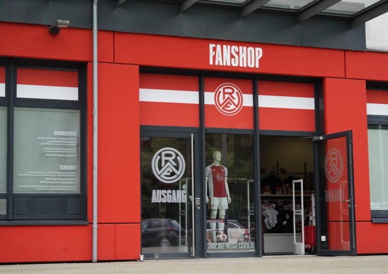 RWE-Fanshop: Geänderte Öffnungszeiten am Freitag – Rot-Weiss Essen RWE-Fanshop: Geänderte Öffnungszeiten am Freitag – Rot-Weiss Essen