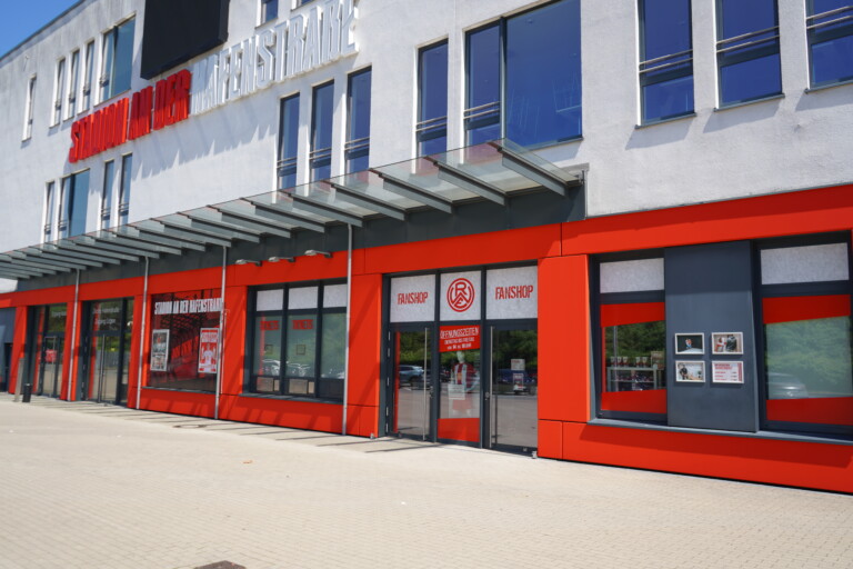 Fanshop: Besucher müssen Mittwoch & Donnerstag auf P2 parken