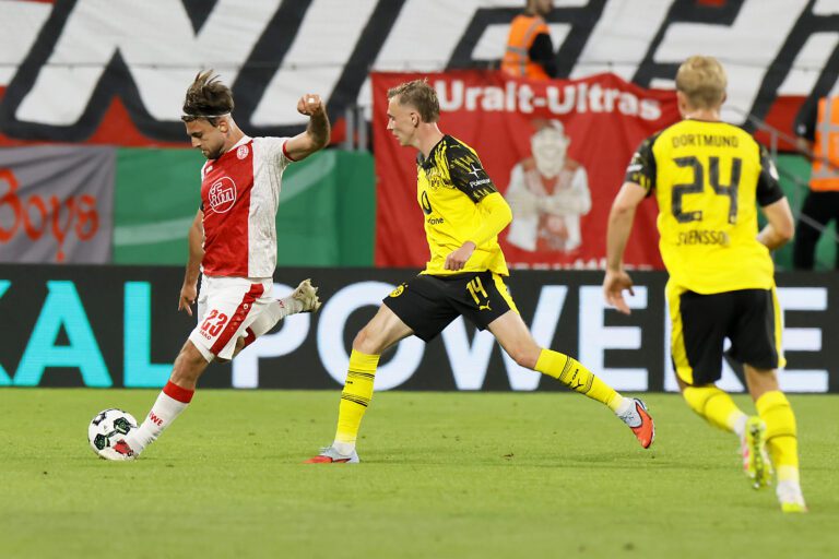 Highlight vor St. Pauli: DFB-Pokal-Trikots aus Dortmund-Spiel werden versteigert