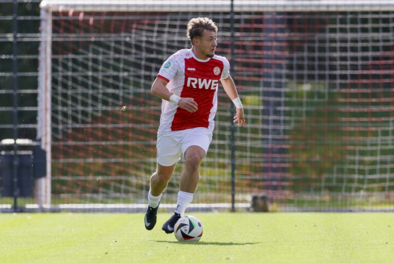 Nach 1:1 bei S04: U19 empfängt Zebras zum nächsten Derby