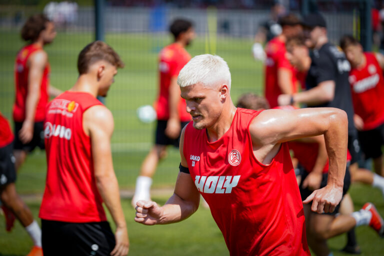 RWE-Fahrplan durch den Sommer: Zweites Testspiel am 11. Juli