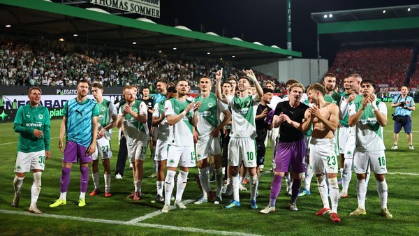 Überraschendes Spruchband: Fürth-Fans solidarisieren sich mit Rot-Weiss Essen